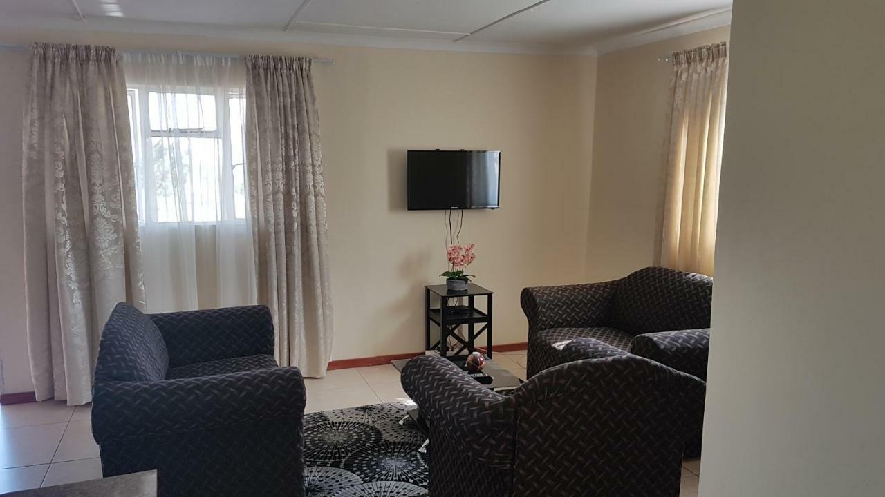 Mdzimba Mountain Lodge เอซูลวินิ ภายนอก รูปภาพ